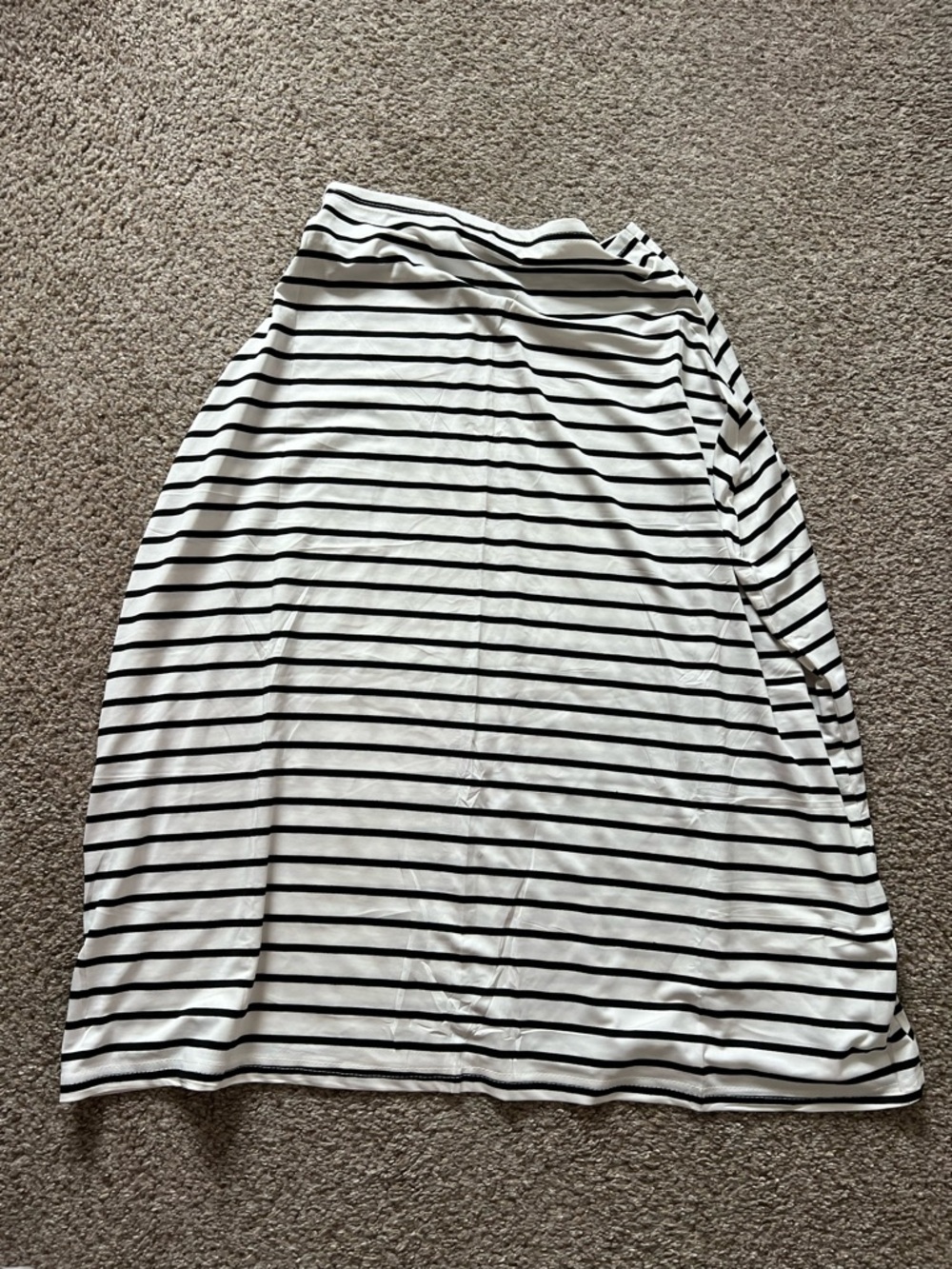 Nursing cover- Striped Black and White. New, never used!